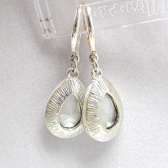 Teardrop Crystal Silver Tone Leverback Earrings 1990s Vintage - Picture 4 of 5